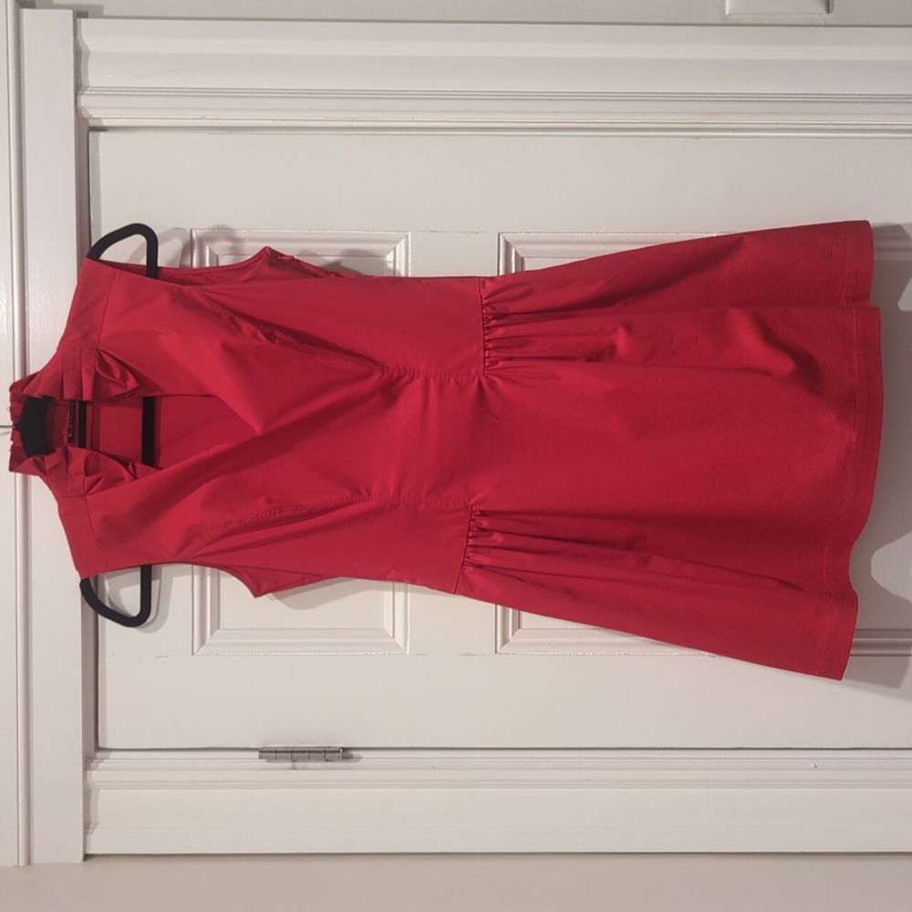 Elie Tahari ruffle neck